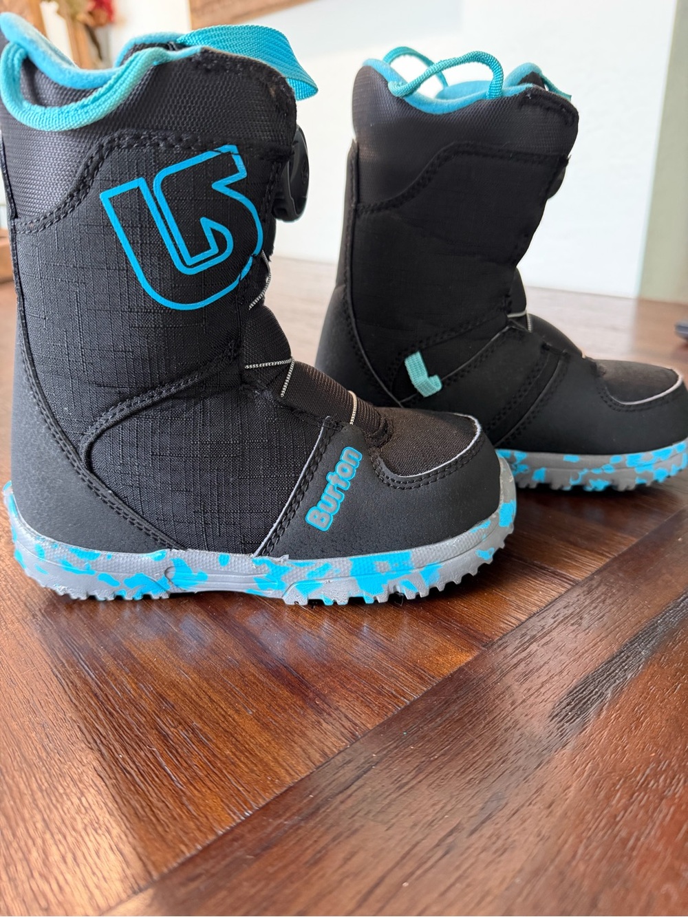 Burton Kids Black, Grey and Blue Snowboarding Boots Size Youth 13